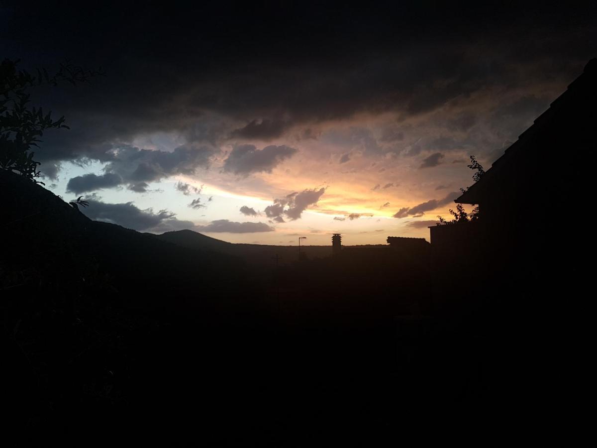 Kuca Za Odmor Dobrila Hotel Jelsa  Buitenkant foto