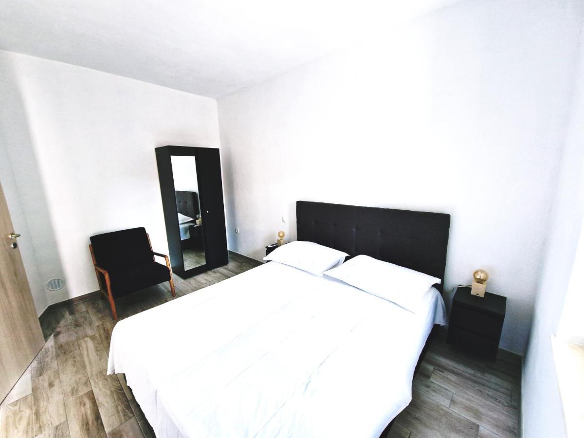 Kuca Za Odmor Dobrila Hotel Jelsa  Buitenkant foto