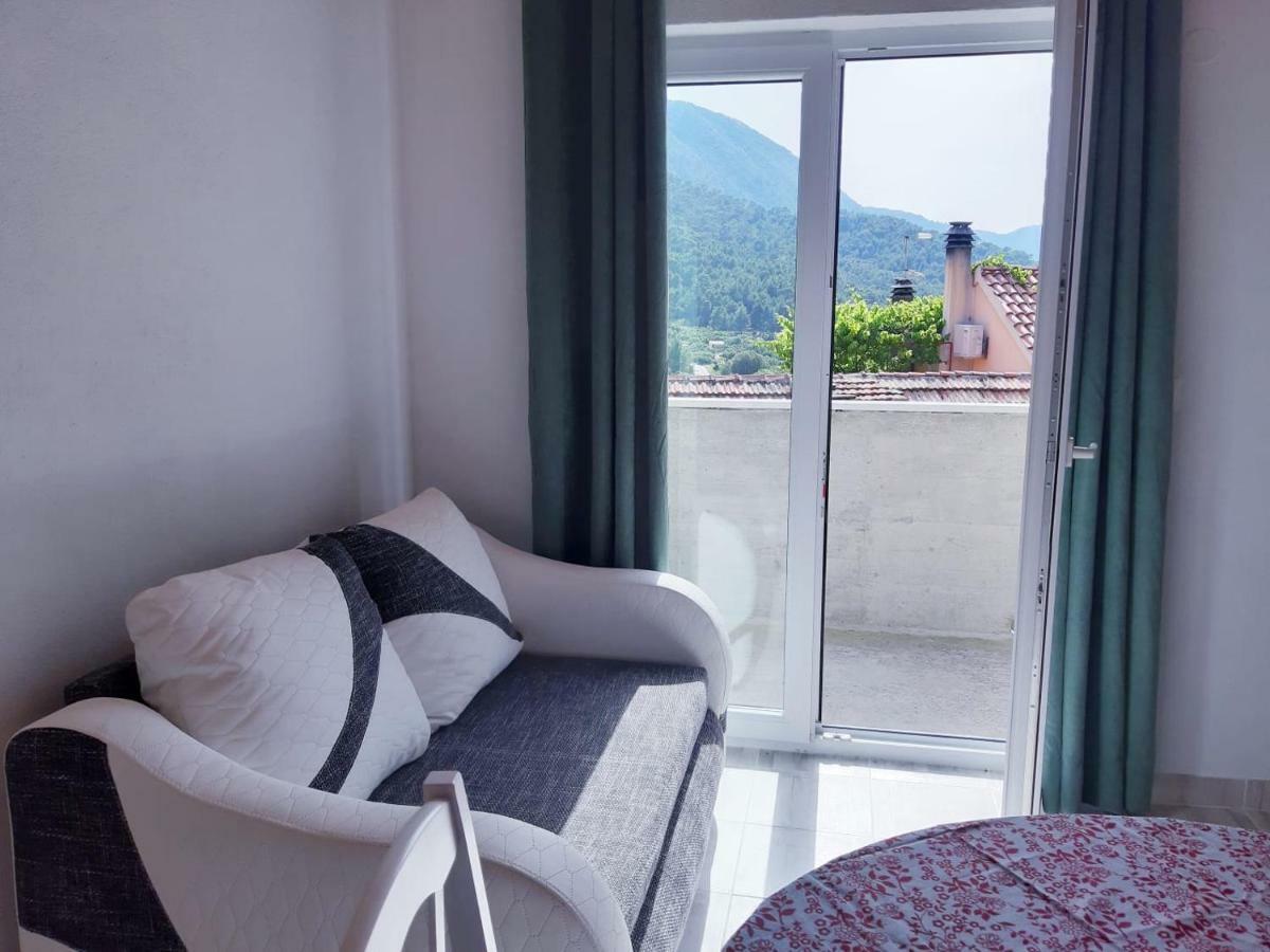 Kuca Za Odmor Dobrila Hotel Jelsa  Buitenkant foto